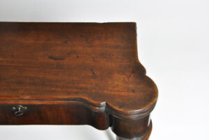 A SMALL PROPORTIONED GEORGE II PERIOD MAHOGANY TEA TABLE​